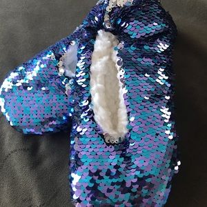 Girls Slippers NWOT